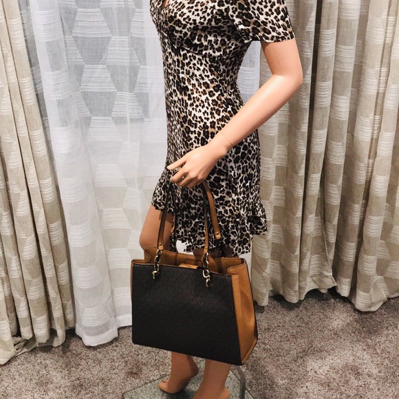 Michael Kors Bag - Picture 3 of 8